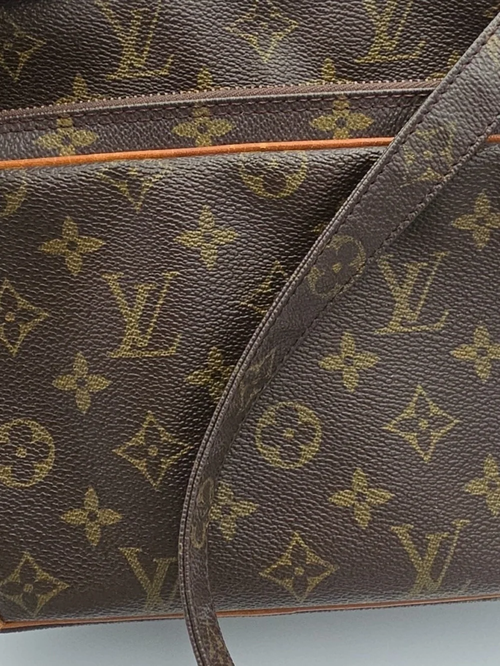 Louis Vuitton Brown Monogram Nil 28 Medium Messenger Unisex Bag COA(VERY GOOD)✨️